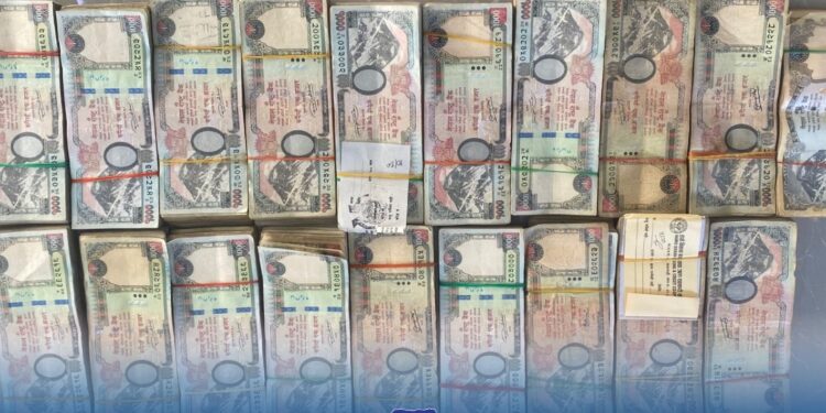 बुढानिलकण्ठबाट साढे १८ लाखसहित उदयपुरका व्यक्ति पक्राउ !