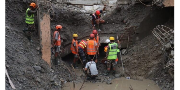 भोटेकोशी बाढीमा बेपत्ता कर्मचारीका परिवारलाई प्राधिकरणको राहत प्याकेज