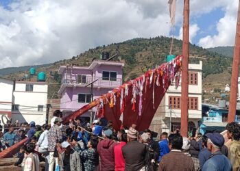 घटस्थापनामा चन्दननाथ र भैरवनाथ मन्दिरमा ५२ र ४८ हाते लिंगो ठड्याइयो