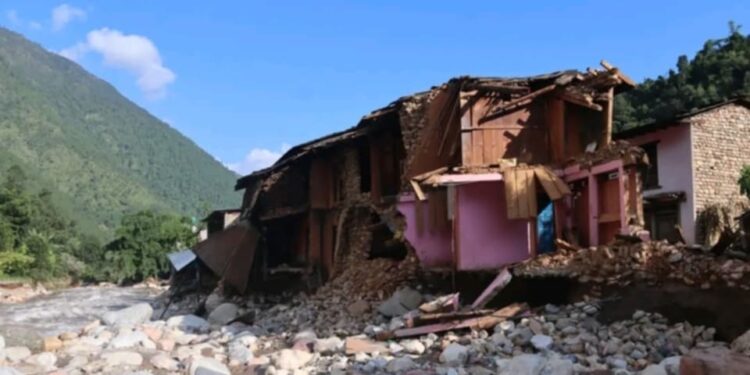 निसीखोलामा बाढीले ६० परिवार विस्थापित, पुनःस्थापनामा चुनौती