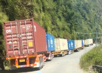 डेढ महिनादेखि तातोपानी नाका बन्द, सीमामा सयौँ कन्टेनर रोकिए