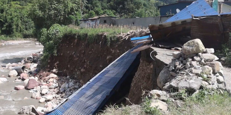 बागलुङमा बाढीपहिरोबाट १५ जनाको मृत्यु, ११३ घरगोठमा क्षति